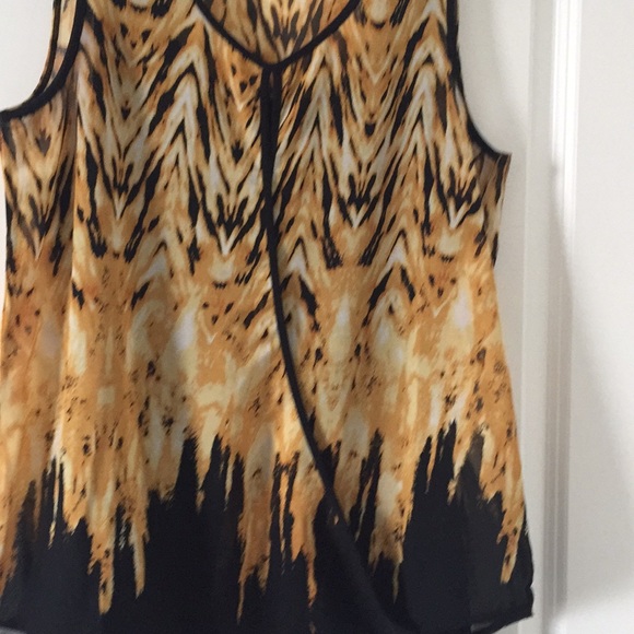 Blouse sleeve les almost new - Picture 2 of 3